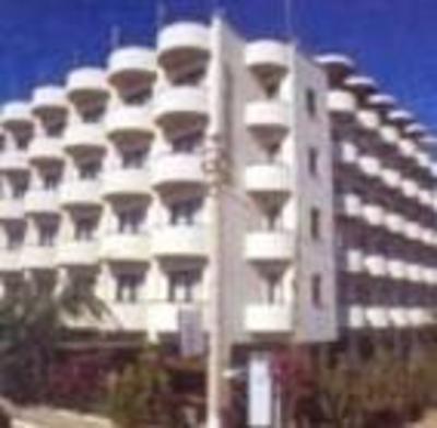 фото отеля Triton Palm Court
