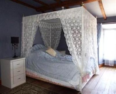 фото отеля Bois aux Pins Bed and Breakfast Chef Boutonne