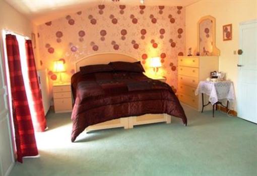 фото отеля Bois aux Pins Bed and Breakfast Chef Boutonne