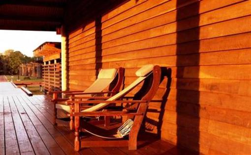 фото отеля Wildman Wilderness Lodge
