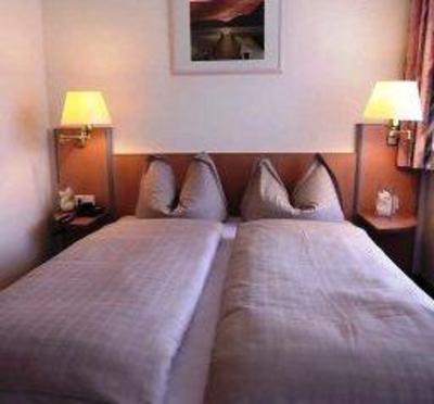 фото отеля Hotel Am Kurpark Bad Lausick