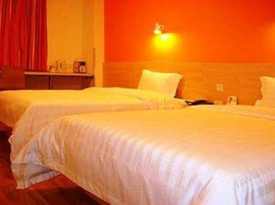 фото отеля 7Days Inn Minhang Erdian