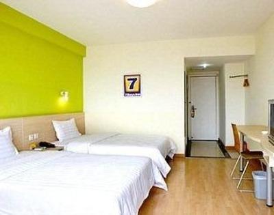 фото отеля 7Days Inn Minhang Erdian
