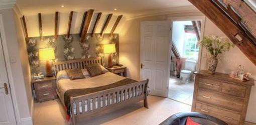 фото отеля Woodlands Lodge Bishop's Stortford
