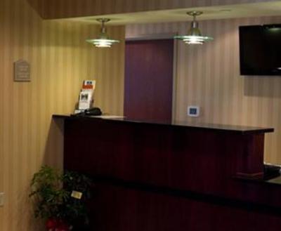фото отеля Cobblestone Inn & Suites