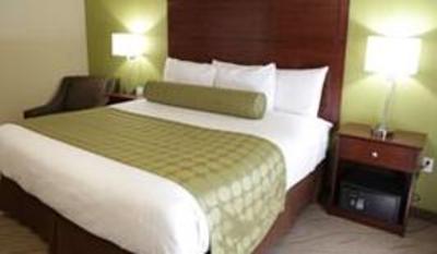 фото отеля Cobblestone Inn & Suites