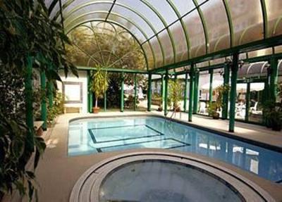 фото отеля Norfolk Royale Hotel