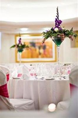 фото отеля Norfolk Royale Hotel