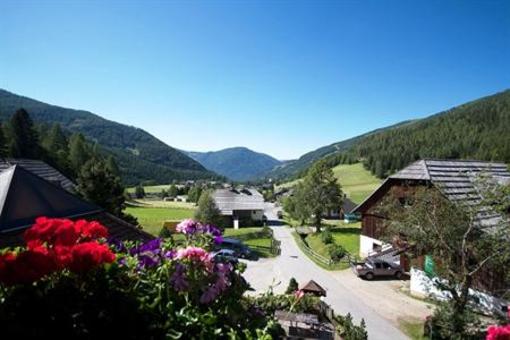 фото отеля Familienhotel Hinteregger Bad Kleinkirchheim