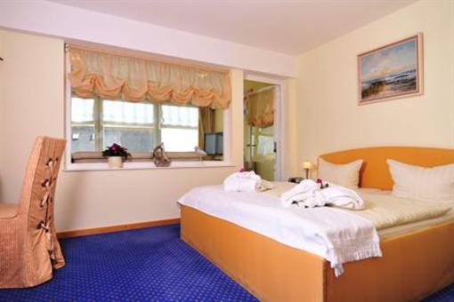 фото отеля Hotel Hansa Wenningstedt