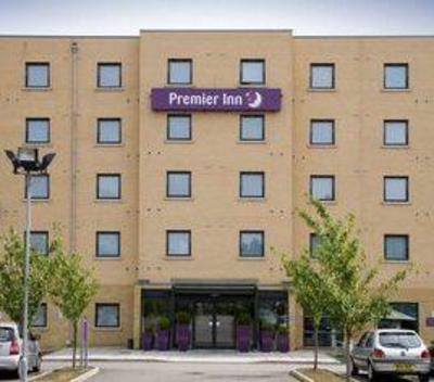 фото отеля Premier Inn Stevenage Central