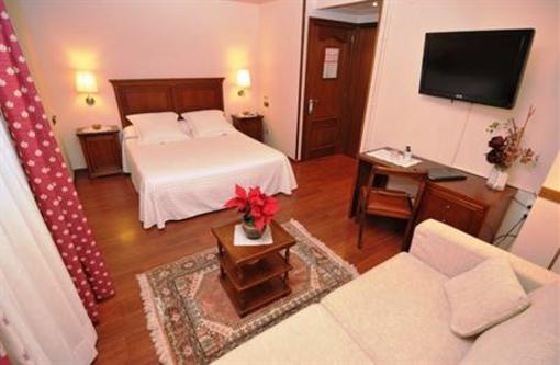 фото отеля Edelweiss Hotel Camprodon