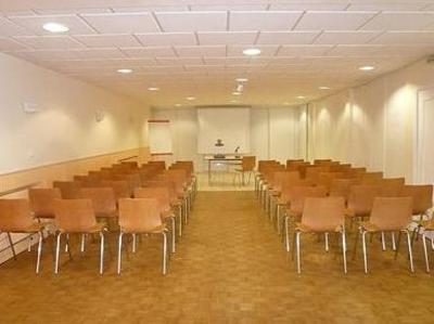 фото отеля P'tit Dej-Hotel Chateauroux
