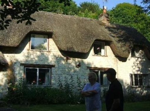фото отеля Cheney Thatch Bed and Breakfast Swindon