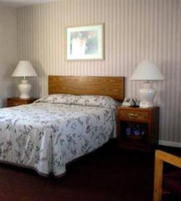 фото отеля Budget Host Inn Manistique