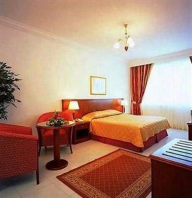 фото отеля Embassy Suites Hotel Sharjah