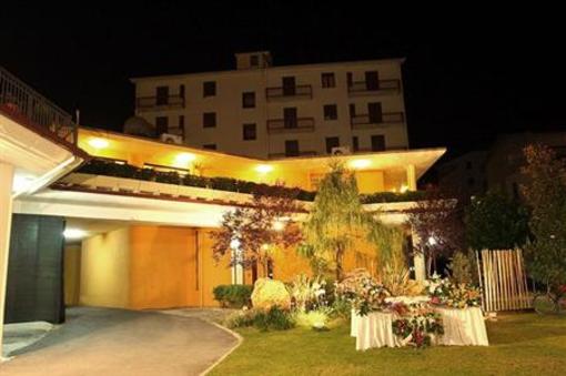 фото отеля Dino's Hotel