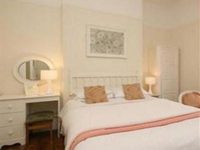 Merlin Court Hotel