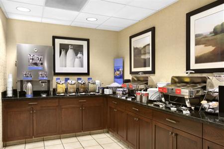 фото отеля Hampton Inn and Suites Providence / Warwick Airport