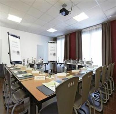 фото отеля Campanile Hotel Issoudun