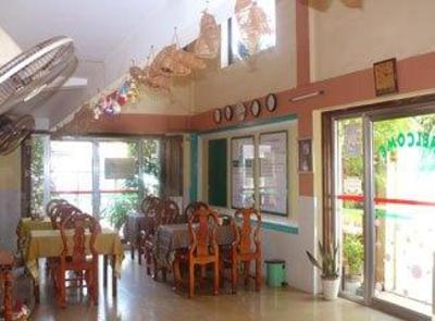 фото отеля Bonjoura Family Inn