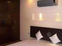Hotel Divine Inn