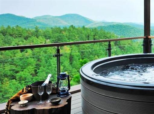 фото отеля Naked Retreats Huzhou