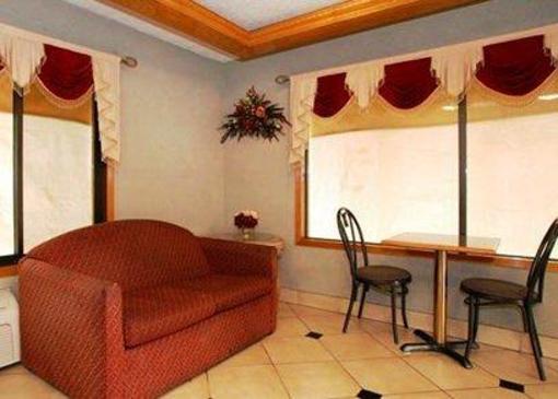 фото отеля Econo Lodge Seymour (Indiana)