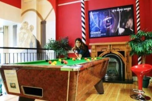 фото отеля Four Courts Hostel