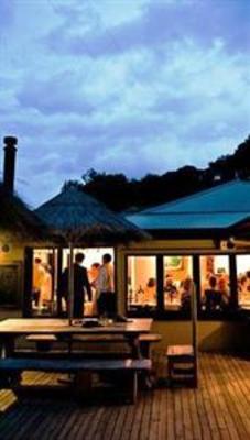 фото отеля Lochmara Lodge Wildlife Recovery and Arts Centre
