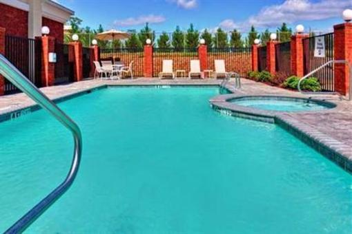 фото отеля Holiday Inn Express McComb