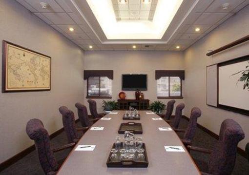фото отеля Quality Inn Oakwood