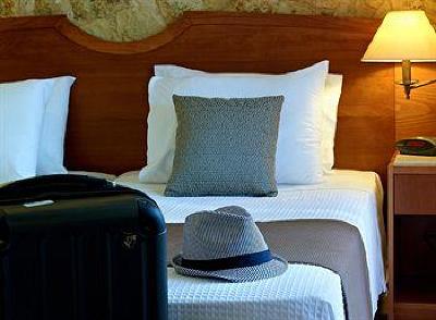 фото отеля Elotis Suites