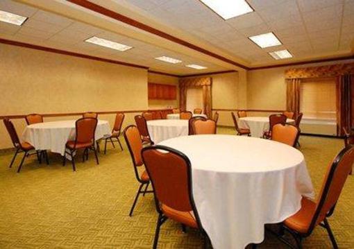 фото отеля Quality Suites Kenosha