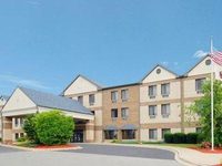 Quality Suites Kenosha