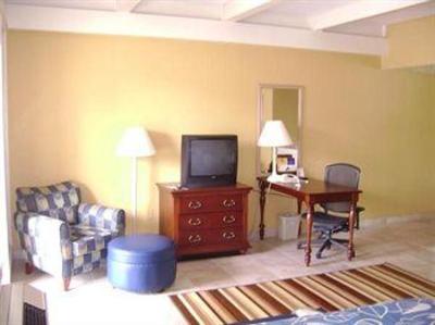 фото отеля BEST WESTERN PLUS Yacht Harbor Inn