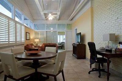 фото отеля BEST WESTERN PLUS Yacht Harbor Inn