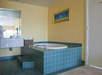 фото отеля BEST WESTERN PLUS Yacht Harbor Inn