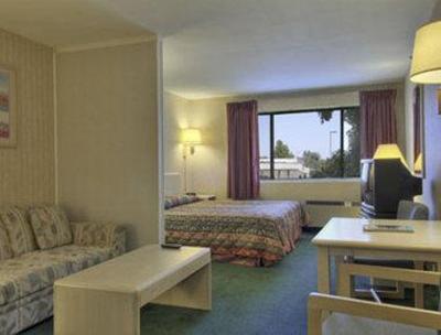 фото отеля Howard Johnson Express Inn & Suites Rocklin