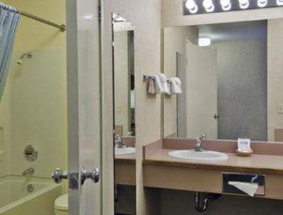 фото отеля Howard Johnson Express Inn & Suites Rocklin