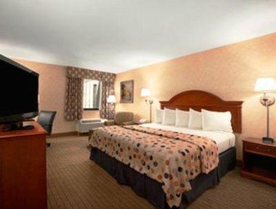 фото отеля Howard Johnson Evansville East