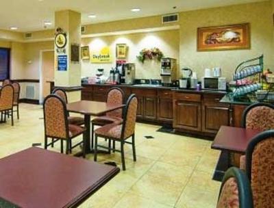 фото отеля Days Inn & Suites Prattville