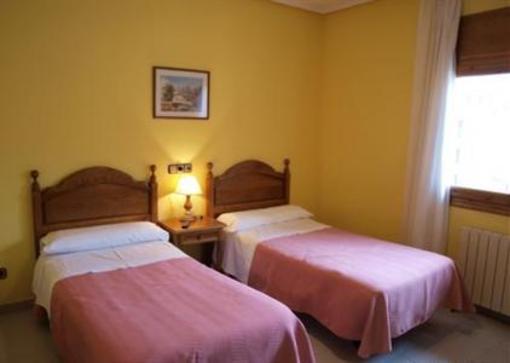 фото отеля Hostal Pirineos Ainsa