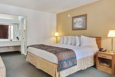 фото отеля Carmel Inn & Suites Thibodaux