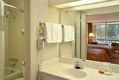 фото отеля Carmel Inn & Suites Thibodaux