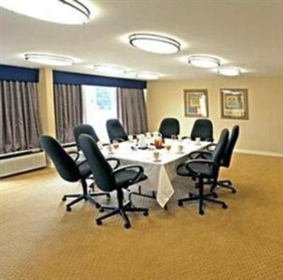 фото отеля Holiday Inn Express Hampton Coliseum Central