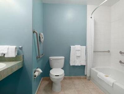 фото отеля Super 8 Motel South Edmonton