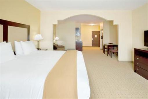 фото отеля Holiday Inn Express & Suites - Georgetown
