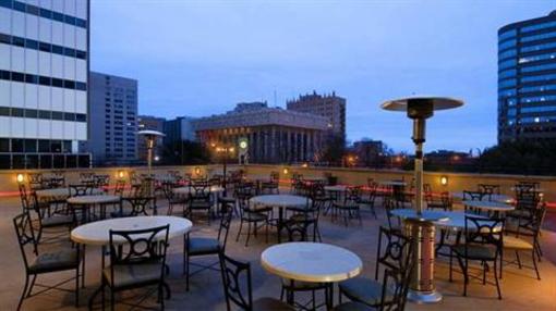 фото отеля DoubleTree by Hilton Midland Plaza