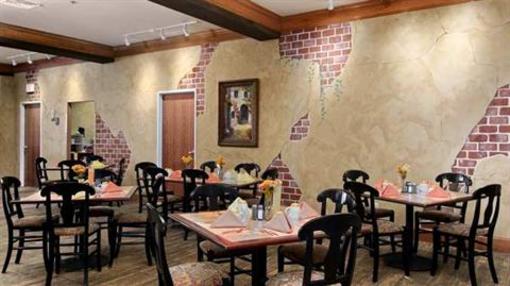 фото отеля DoubleTree by Hilton Midland Plaza